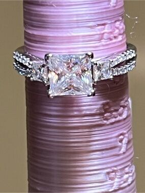 SUPER SALE! 2.75caret  Moisannite Sterling Silver  Ring w/ many stones MSRP $797